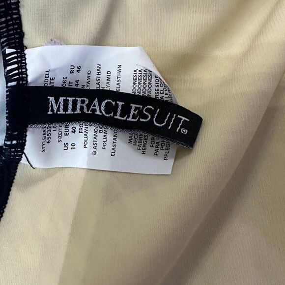 MiracleSuit Captivate One Piece Swimsuit size 10 - Picture 8 of 12